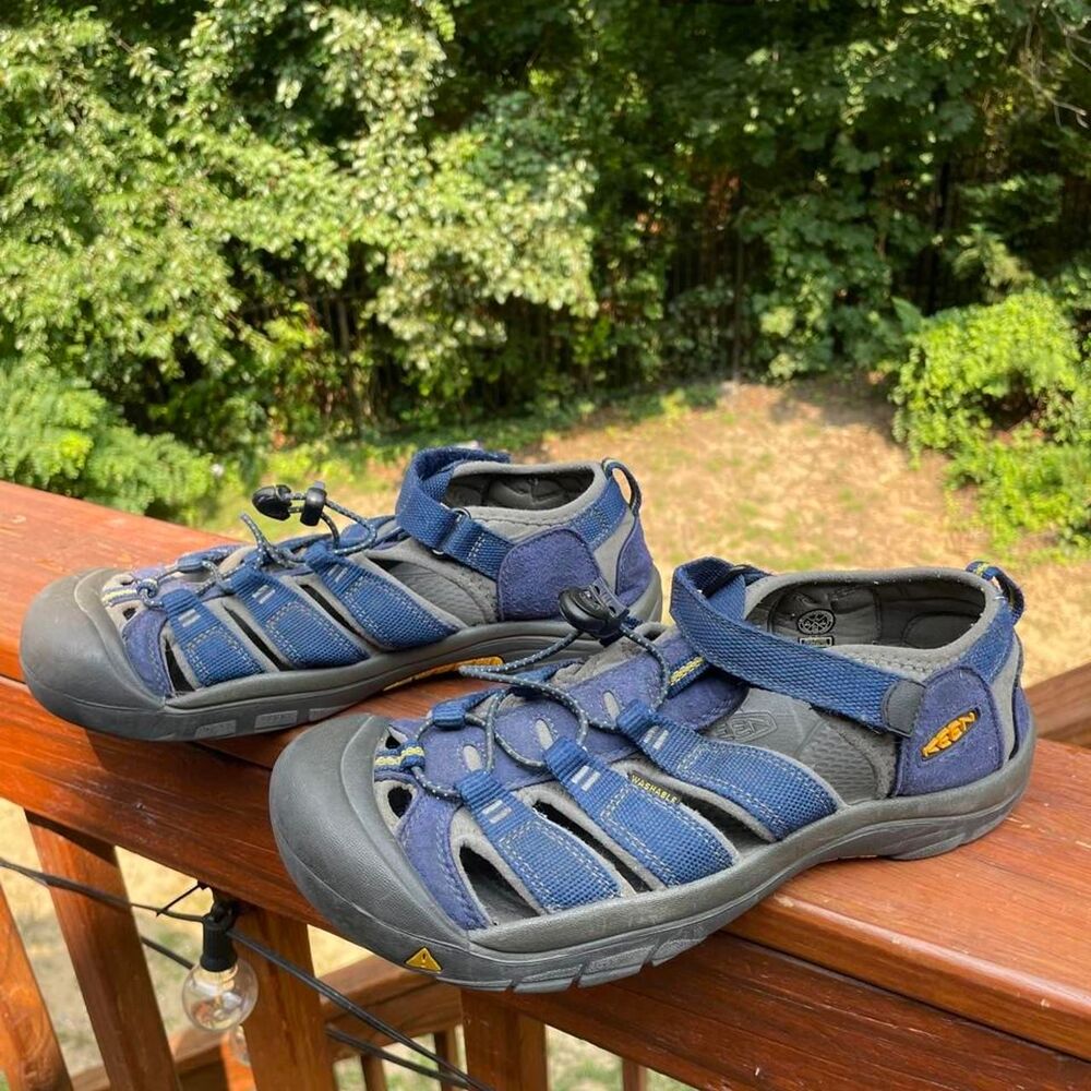 Keen Men's 7 Womens 8.5 H2 Newport Watershoes Blue and Navy Sandals